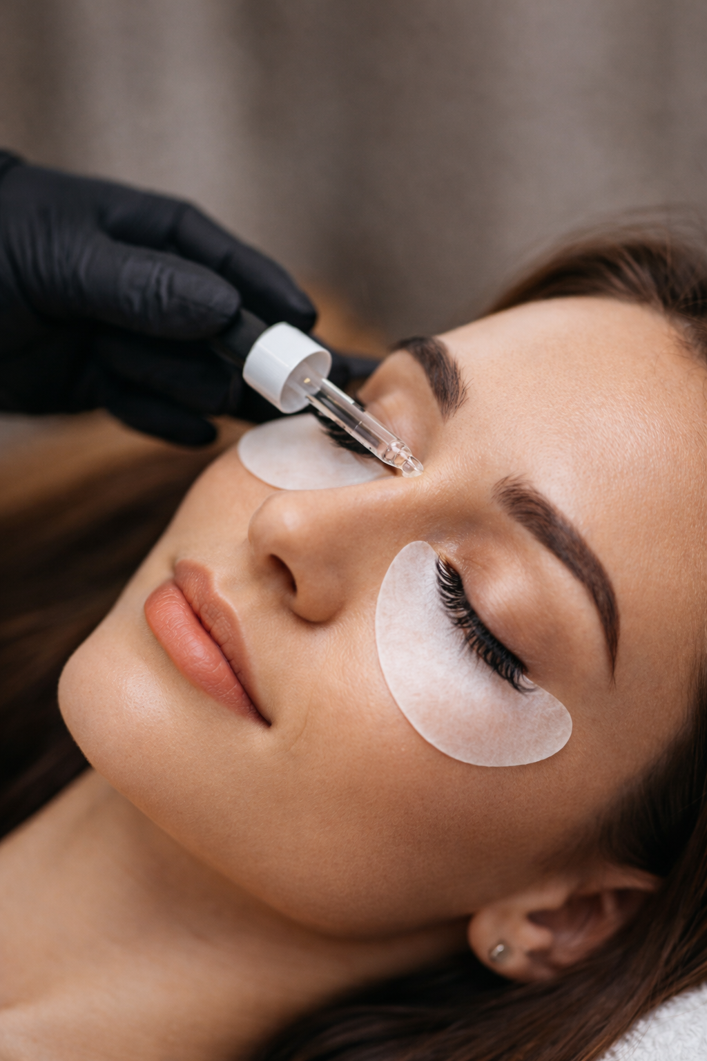 Detailaufnahme einer Microneedling Behandlung